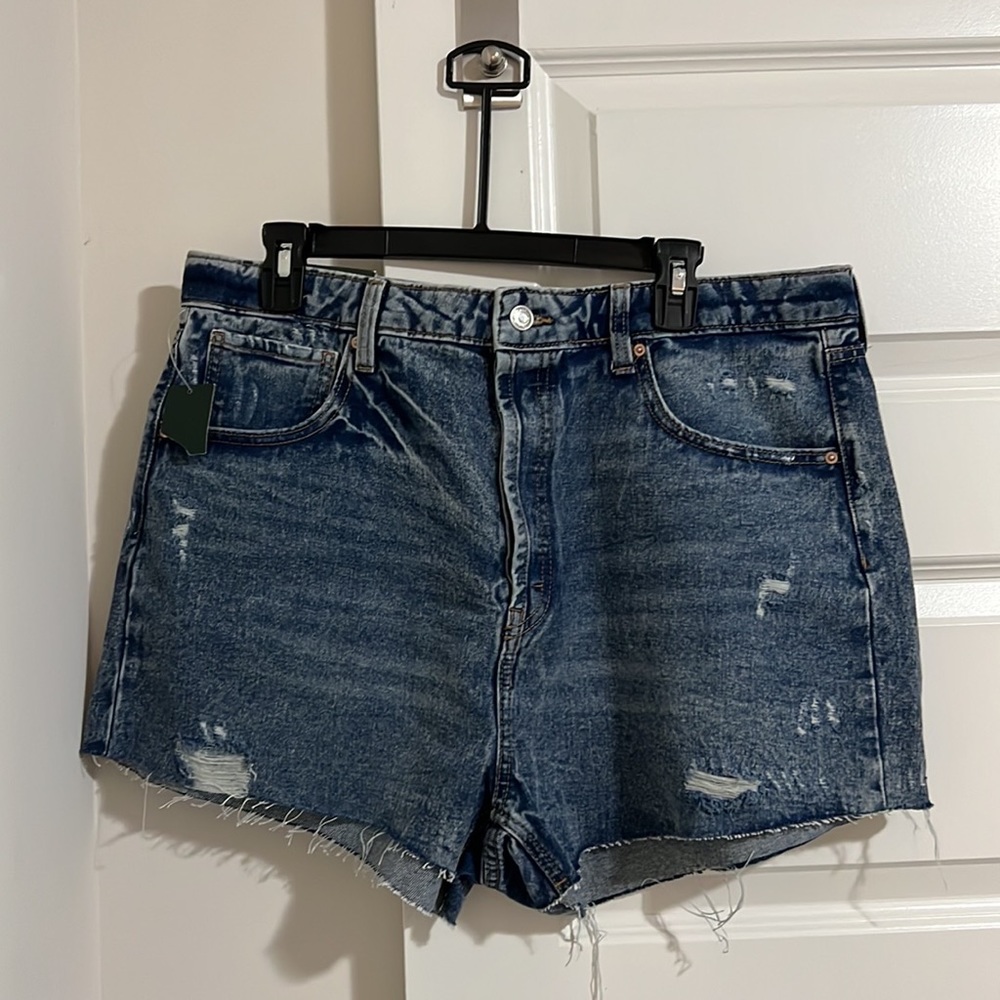 NWT W(33) Distressed Rip Cutoff Super High Rise Denim Shorts! Med Acid Wash